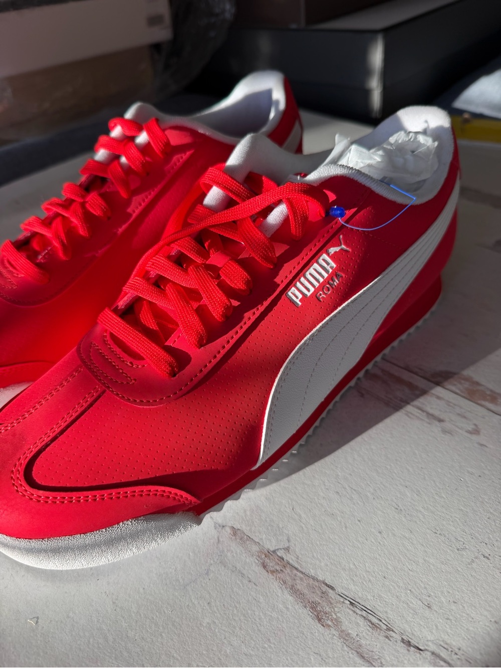 Men’s Puma Red and White Roma Classic Sneakers Sz 11 never worn